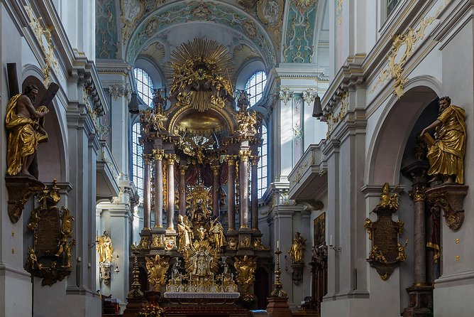5 Top Churches in Munich Private Walking Tour - Stop 7 and 8: Marienplatz landmarks, New Town Hall, Mariensäule, and Odeonsplatz strolls