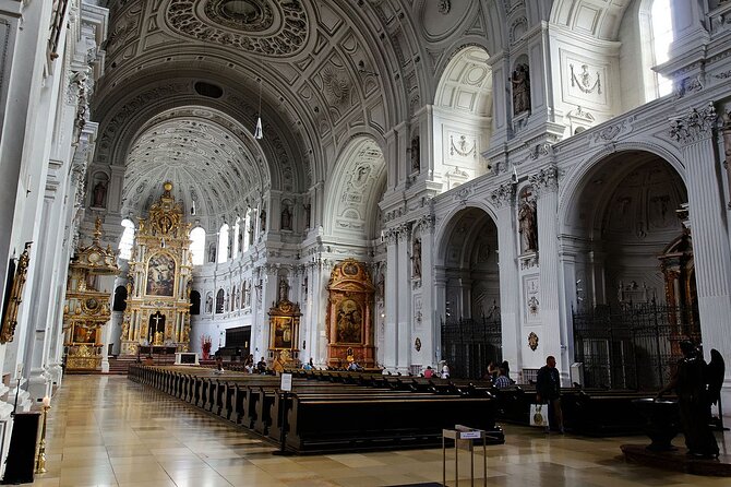 5 Top Churches in Munich Private Walking Tour - Getting picked up in Munich Old Town, or meeting at BEYOND by Geisel