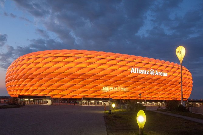 Airport Transfer: Munich Airport MUC to Munich by Luxury Van - Safety and Comfort Rules That Reduce Stress