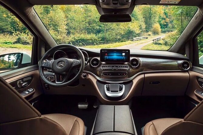 Arrival Transfer Munich Train Station to Munich by Luxury Van - Where to meet your chauffeur at Munich Central Station (Bayerstraße 10A)