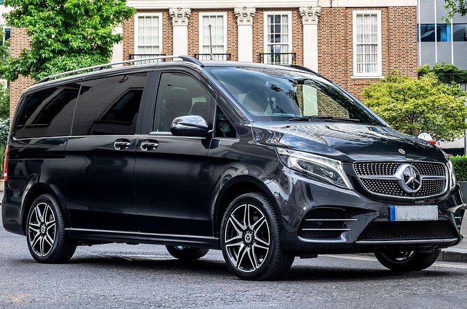 Arrival Transfer Munich Train Station to Munich by Luxury Van - Timing and traffic: your 15-minute ride is approximate