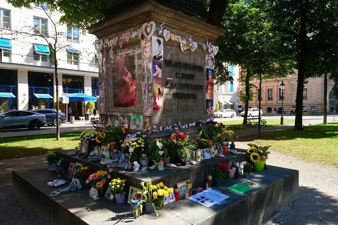 Best of Munich Electric Bike Tour - English Garden to Chinese Tower beer garden: where the city relaxes