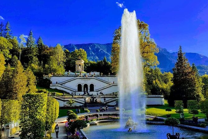Comfort Mini-Van & Professional and FRiENDLY Guide: CUSTOMIZED 1-DAY TOUR from Munich - Zugspitze and Garmisch: the Alpine wow factor that still feels organized