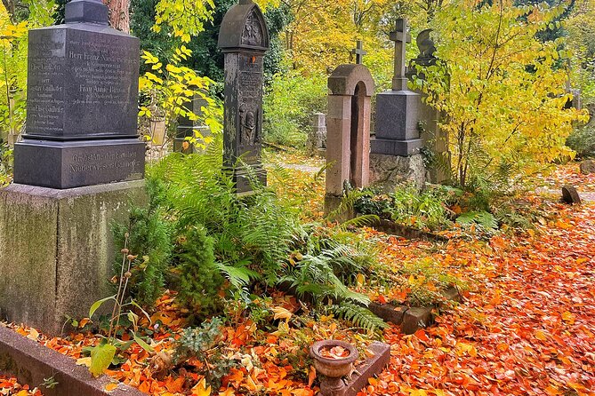 Death and Chocolate: Walking Tour of Munich's Old South Cemetery - Meeting at Stephansplatz and timing your day around it