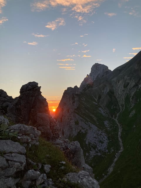 Ehrwald: Hiking Tour into breath taking Nature - The lake panoramic highlight: where the best photos actually happen