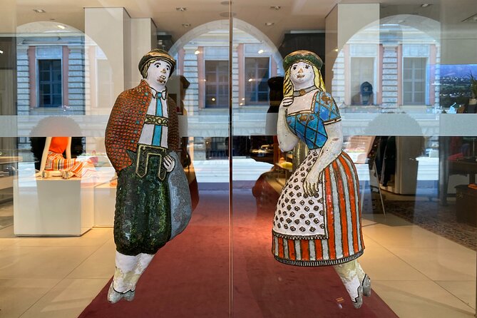 Fall in Love with Munich in a Private Old Town Walking Tour - Dürnbräugasse and an Old Tavern That Survived for Centuries