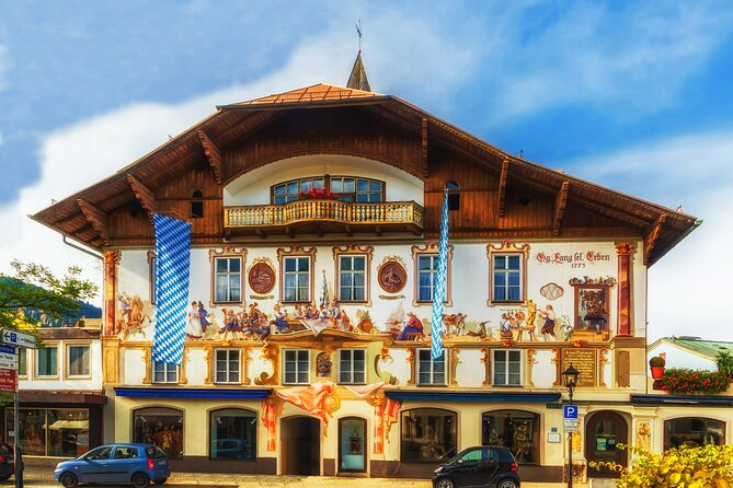 From Munich: Neuschwanstein Castle and Linderhof Private Tour - Neuschwanstein Castle: bridge photos, walking up, then the group interior