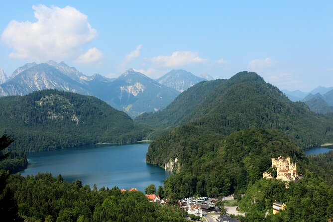 From Munich: Neuschwanstein Castle and Linderhof Private Tour - Oberammergau: great for culture, but time can feel tight