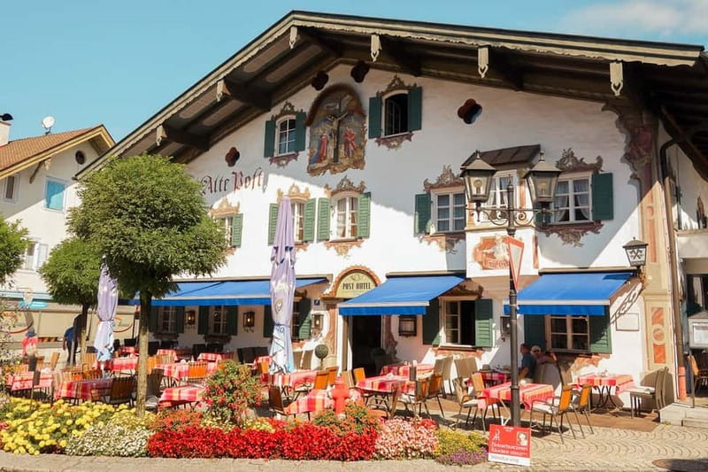 From Munich: Premium Neuschwanstein Castle & Linderhof Tour - What the Guide Actually Adds: Ludwig, Craft Traditions, and Style