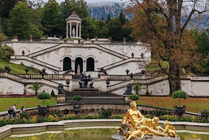Half Day Private Tour Linderhof Castle & Oberammergau incl Ettal - Hohenschwangau Castle or Mount Tegelberg: a more classic sightseeing tempo