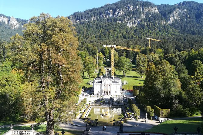 Half day tour private from Munich to Neuschwanstein Castle - Oberammergau: A Town Stop That Changes the Tempo