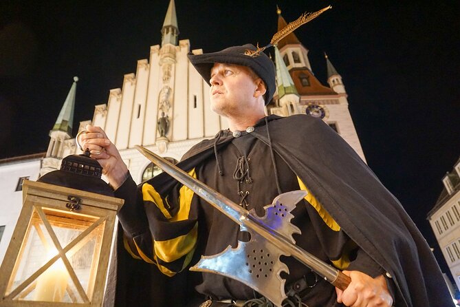 Medieval city tour with night watchman in Munich in German - Viktualienmarkt to Burgstraße: Munich’s first city wall, the Talburg gate, and the medieval prison