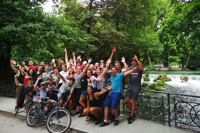 Mini Classic Bike Tour @ 4pm incl. Beer Garden & Surfers 2,5 hrs - Passing Haus der Kunst and finishing at Isartor