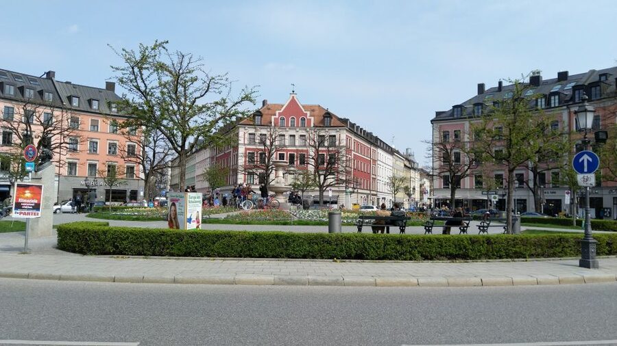 Munic:h; Paul's Bavarian Food and Market Tour - Meeting at Karlstor and getting oriented fast in Old Town