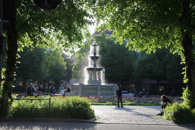 Munich: 3-Hour Food Tour Through Haidhausen in GERMAN - Meeting at Weißenburger Platz and Spotting the Guide With the Big Blue Bag