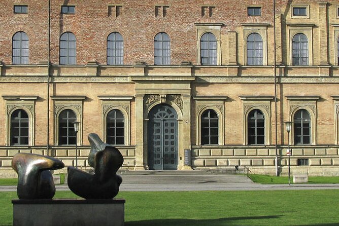Munich: Alte Pinakothek with ticket - Painting techniques: the kind of help you only get standing there