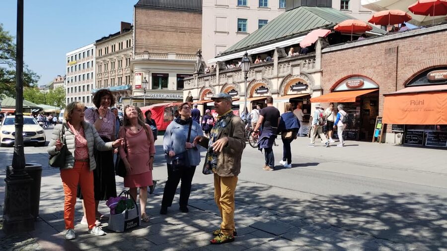 Munich: Bavarian Beer Walking Tour with Samples - Three Beer Samples: How to Taste Without Missing the Story
