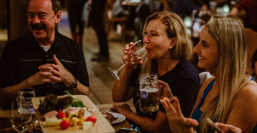 Munich: Beer and Food Tour with Dinner & Oktoberfest Museum - Meeting at Radius Tours and the pace of the night