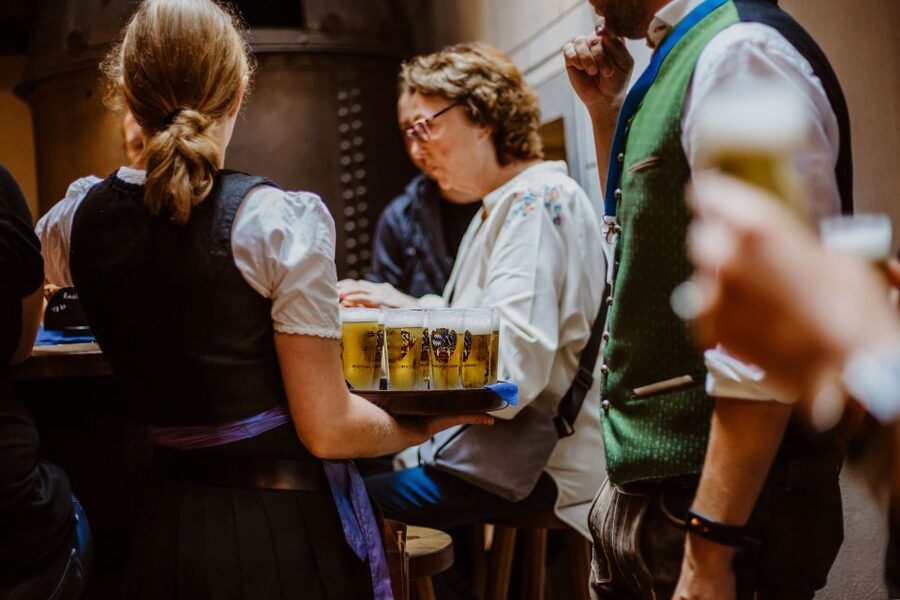 Munich: Beer and Food Tour with Dinner & Oktoberfest Museum - Museum time: the Beer and Oktoberfest Museum in a guided flow