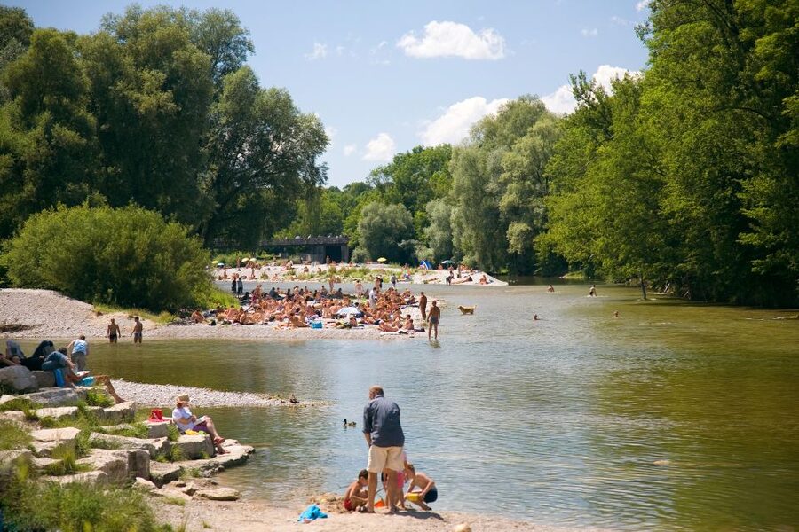 Munich: Beer Stories Guided Segway Tour - English Garden and the Chinese Tower Beer Garden Stop