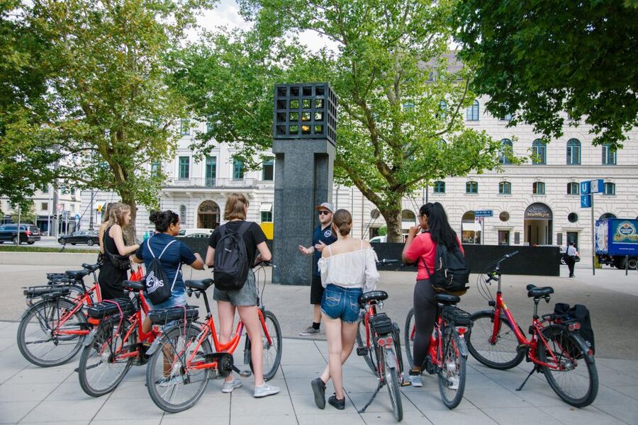 Munich: Bike Tour with Beer Garden Break - Viktualienmarkt farmers market flow and the Ohel Jakob Synagogue photo stop