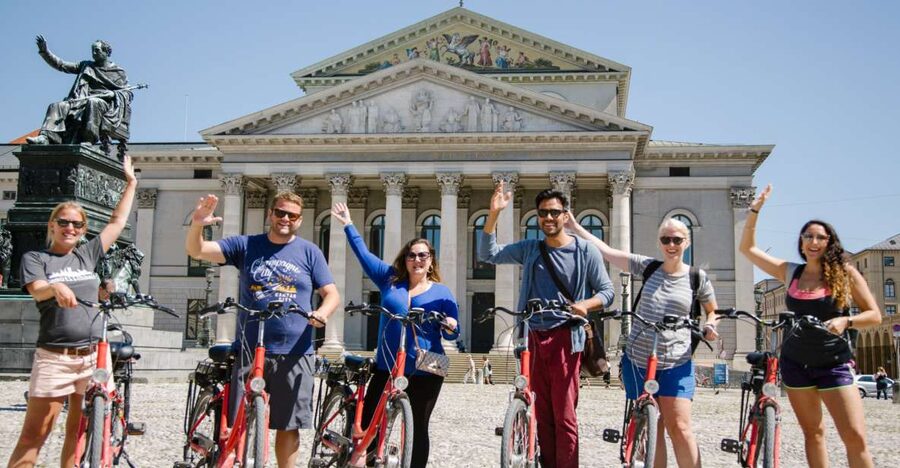 Munich: Bike Tour with Beer Garden Break - The early photo-stop circuit: Karolinenplatz to museum row