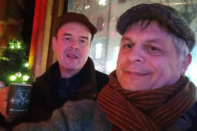 Munich Christmas Market Small Group Tour with Gingerbread Heart - Stop 2: Marienplatz, Christmas tree views and a look at the wine market