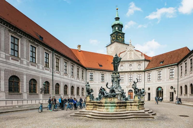 Munich: Classic Guided City Tour by Bike (English Tour Only) - Key things I’d clock before you go