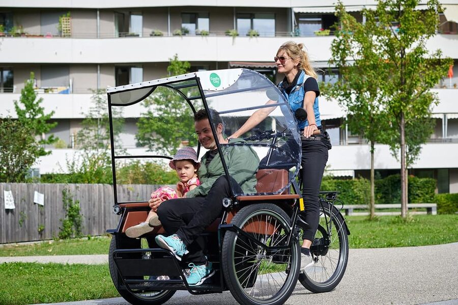 Munich: Day-rent rickshaw and explore Munich yourself - Nymphenburg Palace Area: How to Spend Time Without Turning It Into a Sprint