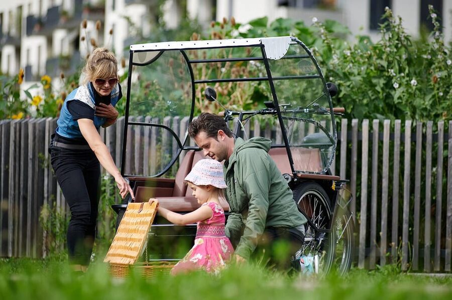 Munich: Day-rent rickshaw and explore Munich yourself - Where You Start: Schleißheimer Straße, Quick Access to Two Big Parks