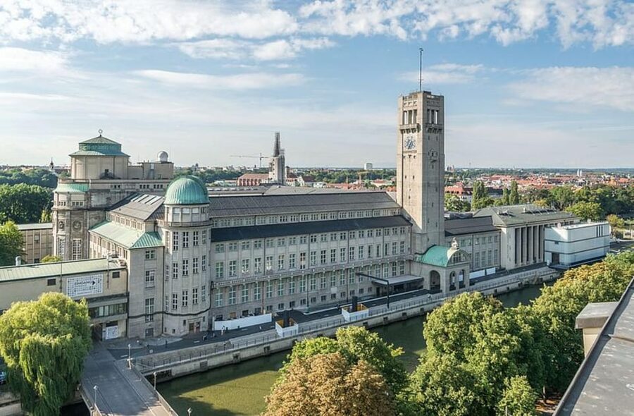 Munich: Deutsches Museum Entry Ticket - Deutsches Museum on Museumsinsel: a science stop that’s also a location win