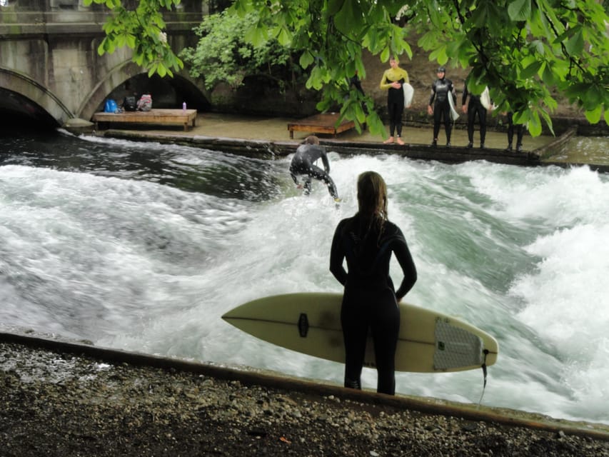 Munich: Eisbachwelle River Surfing Experience - How you learn technique on a wave that has real rules