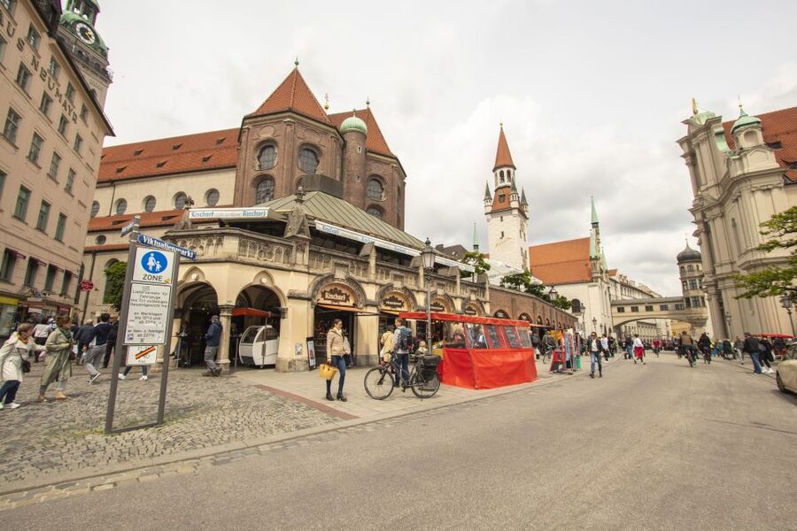 Munich: Express Walk with a Local in 90 minutes - Marienplatz to Viktualienmarkt: Two Landmarks, One Clear Munich Thread