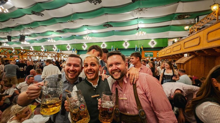 Munich: Guided Oktoberfest Experience with Beer and Lunch - Walking the Oktoberfest grounds, and not wasting your best photos