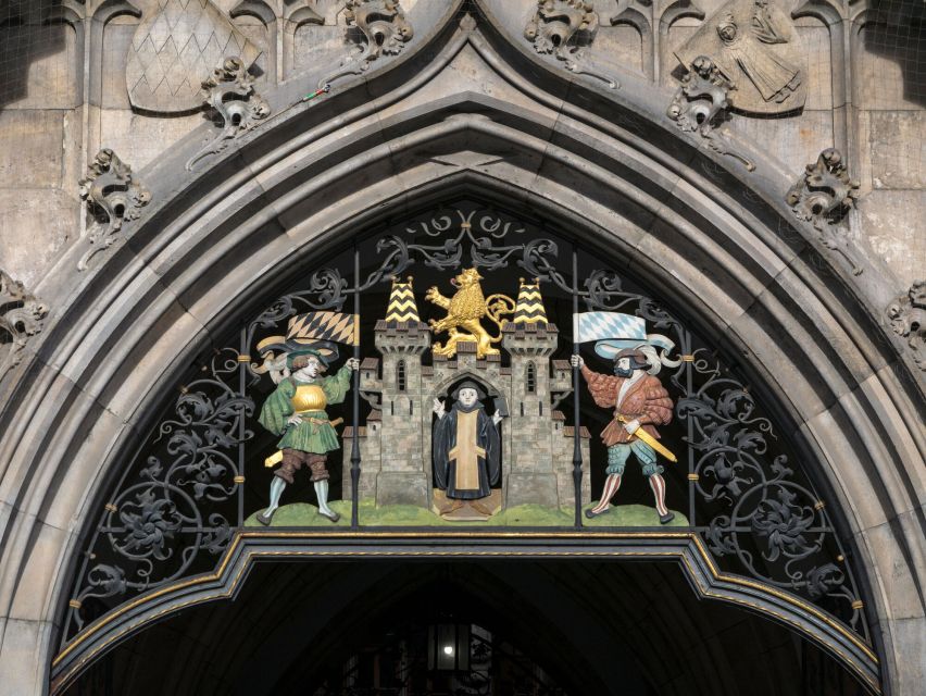 Munich: Guided Tour of the historic Town Hall on Marienplatz - What a 2-hour guided pace feels like inside