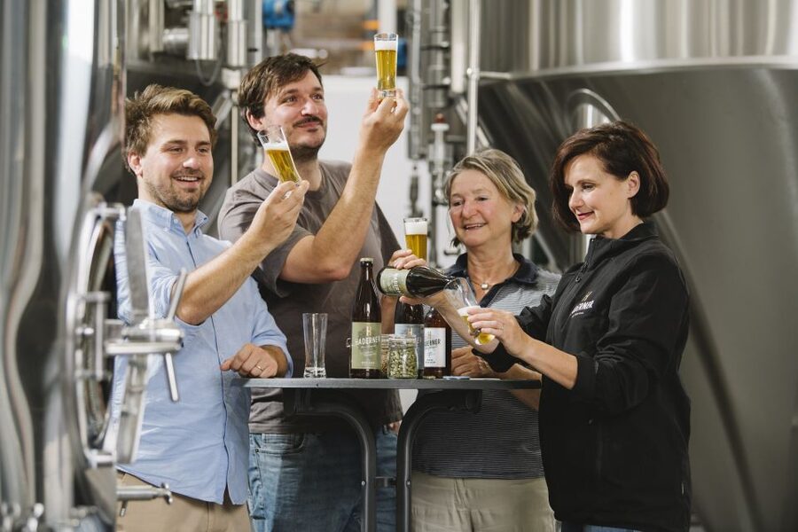Munich: Hands-On Brewery Tour & Tasting of 4 Organic Beers - Where to start at Haderner Bräu München, and how to get there fast