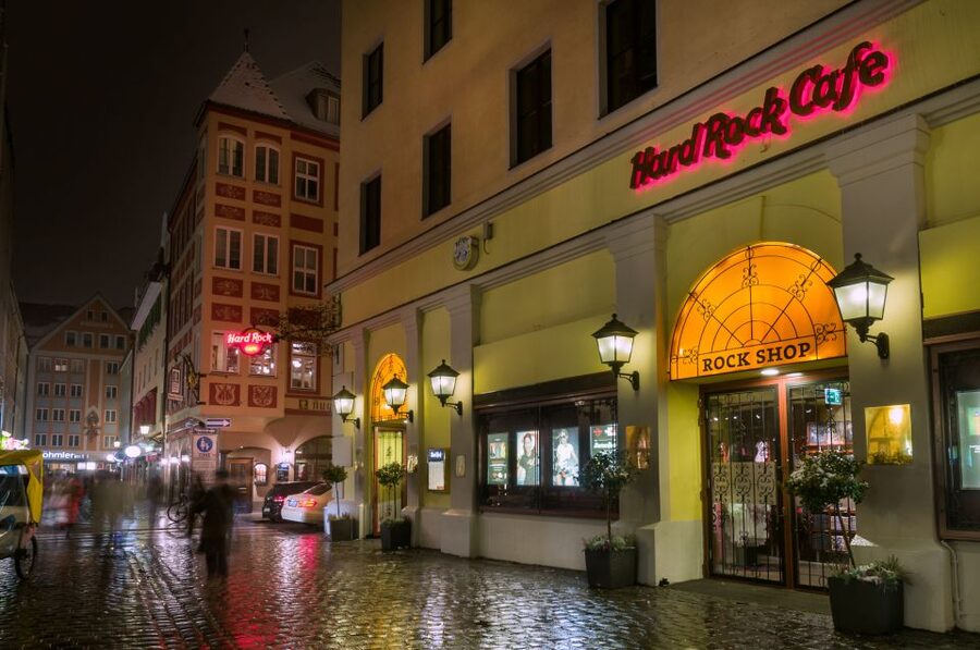 Munich: Hard Rock Cafe with Set Menu for Lunch or Dinner - Hard Rock Cafe Munich on Platzl, right by Hofbräuhaus