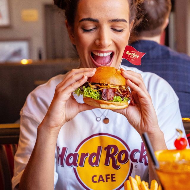 Munich: Hard Rock Cafe with Set Menu for Lunch or Dinner - Acoustic versus Electric: what you get in the set menus