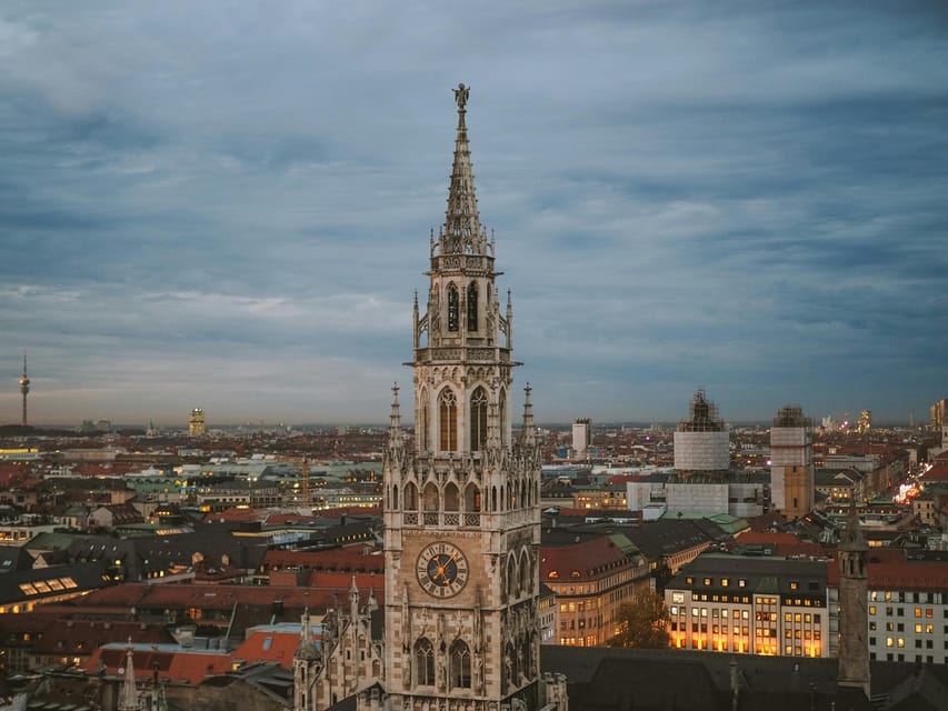 Munich: Highlights Walking Tour with a Guide - Meet at Marienplatz 15, then hit the Glockenspiel at the right moments