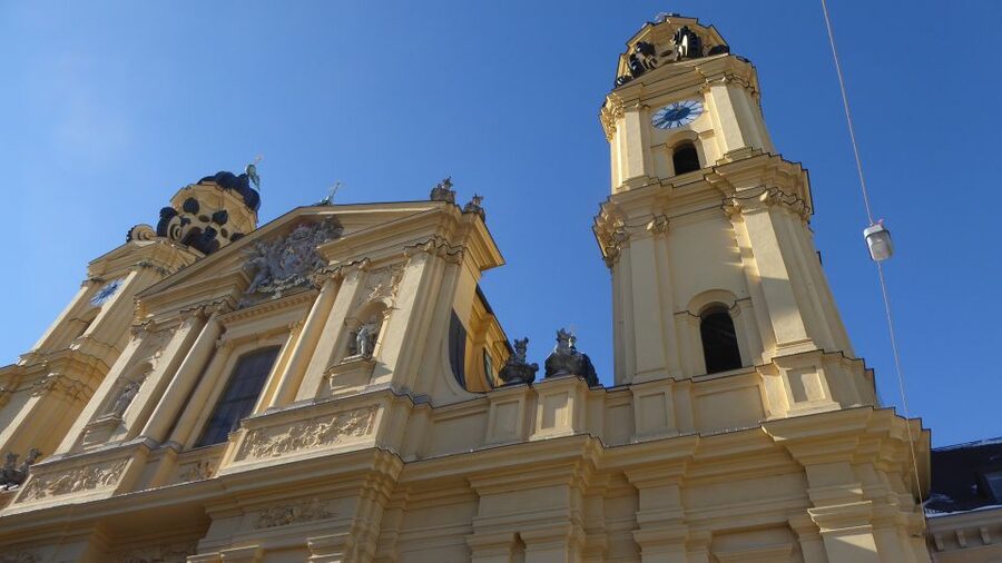 Munich: Historical Walking Tour Maxvorstadt with GEO Epoche - How the GEO Epoche developed guide experience changes the way you notice streets