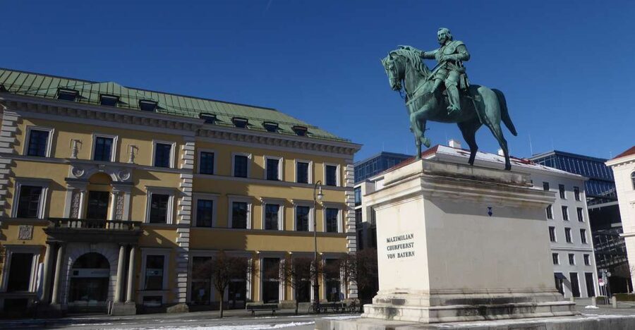 Munich: Historical Walking Tour Maxvorstadt with GEO Epoche - From Odeonsplatz to Maxvorstadt: seeing one city as a timeline