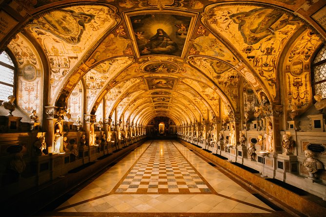 Munich History Tour: Private & Personalized with a Local Guide - St. Peter’s Church: the oldest parish, and a great final viewpoint