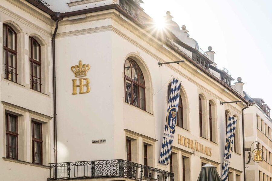Munich: Hofbräuhaus Guided Tour with 1 Beer - Getting there the easy way: Marienplatz start, no token later