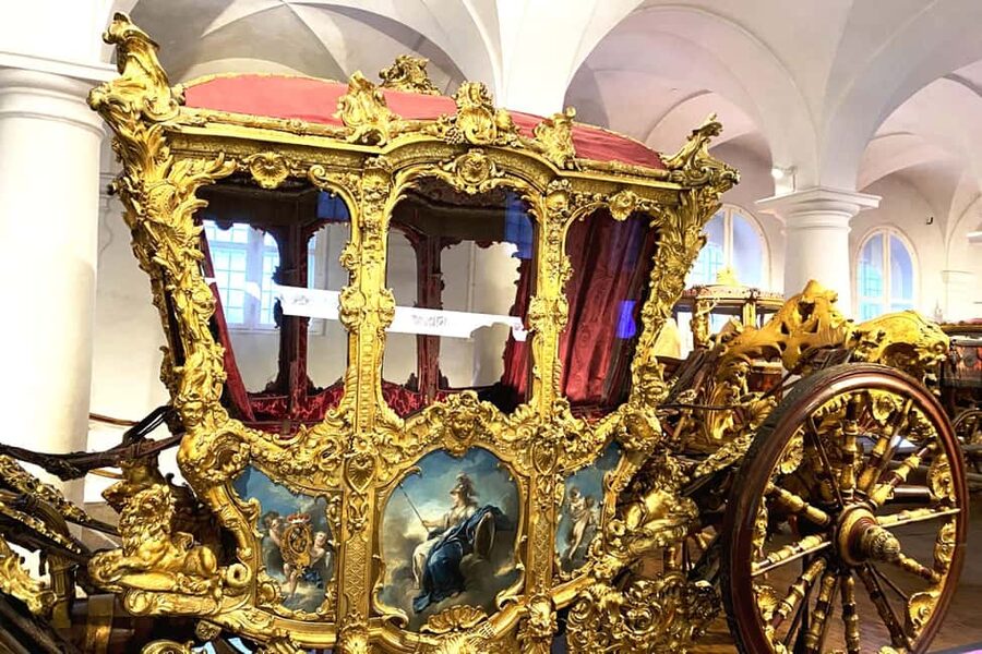 Munich Nymphenburg Palace Tickets and Tour, Carriage Museum - Your Palace Highlights: Great Gallery, Coat of Arms, Queen’s Apartment