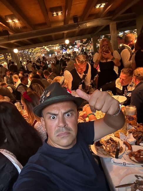 Munich: Oktoberfest Big Beer Tent Evening Table Reservation - Photo stops and timing: tiny moments, big expectations