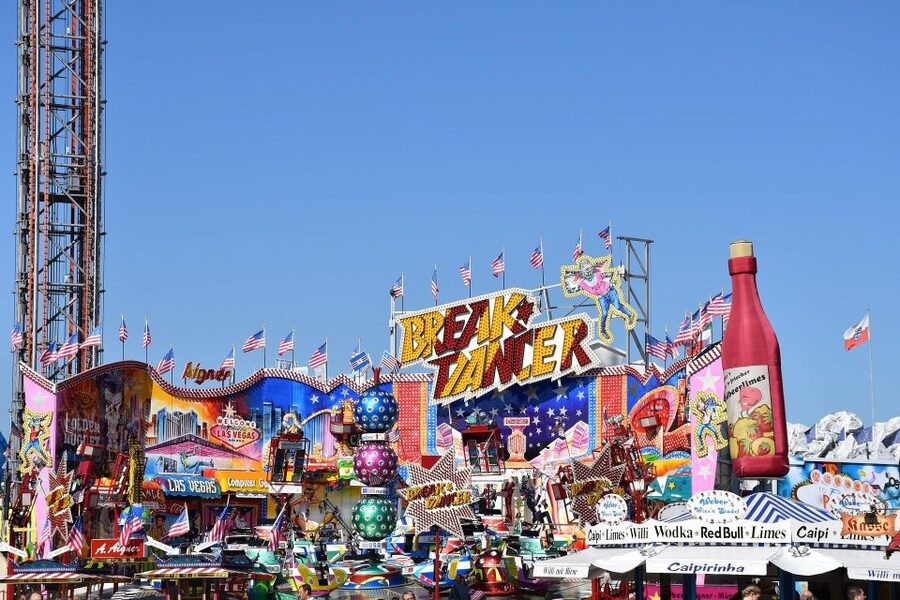 Munich: Oktoberfest Big Beer Tent Evening Table Reservation - What to bring (and what not to)
