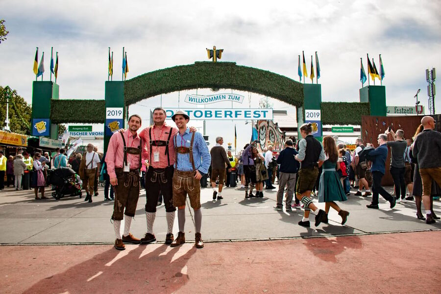 Munich: Oktoberfest Tour with Tent Reservation, Food & Beer - Getting the Most Out of the 4-Hour Flow
