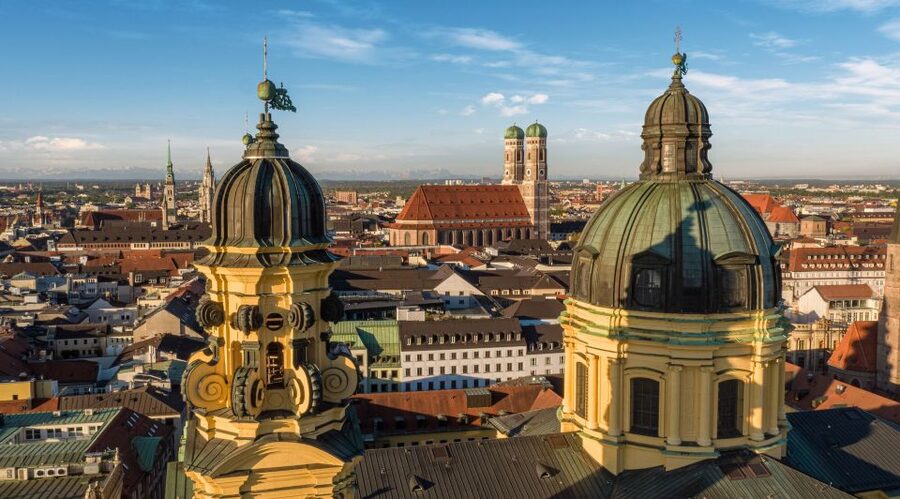 Munich: Old Town Guided Walking Tour - Meeting at Marienplatz and Getting Oriented Without Stress