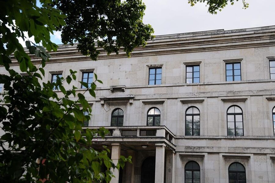 Munich: Private or Group Third Reich and WWII Walking Tour - The 2-Hour Walk: How Fast It Moves and What to Expect