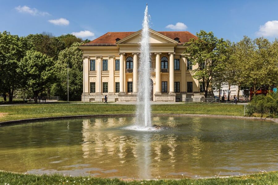 Munich: Private Personalized Walking Tour with a Local Host - Englisher Garden: a major break that still feels like Munich